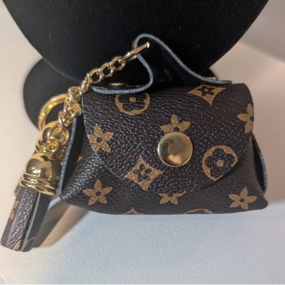 Keychain pouch Bag charm NEW in package - Picture 2 of 4